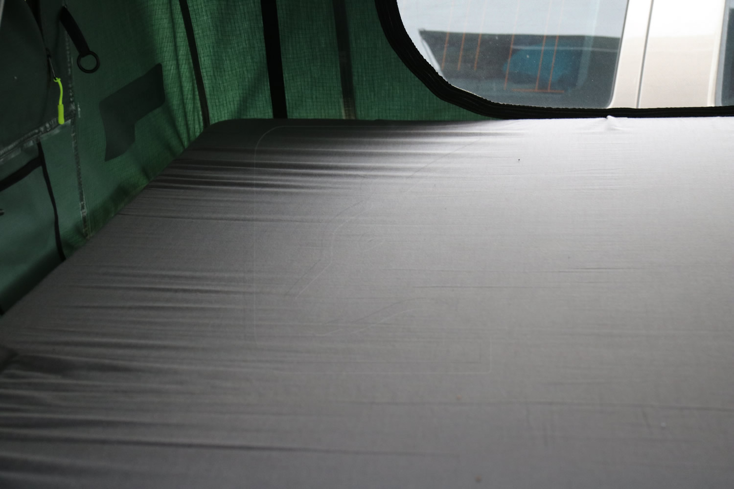 Mattress roof tent