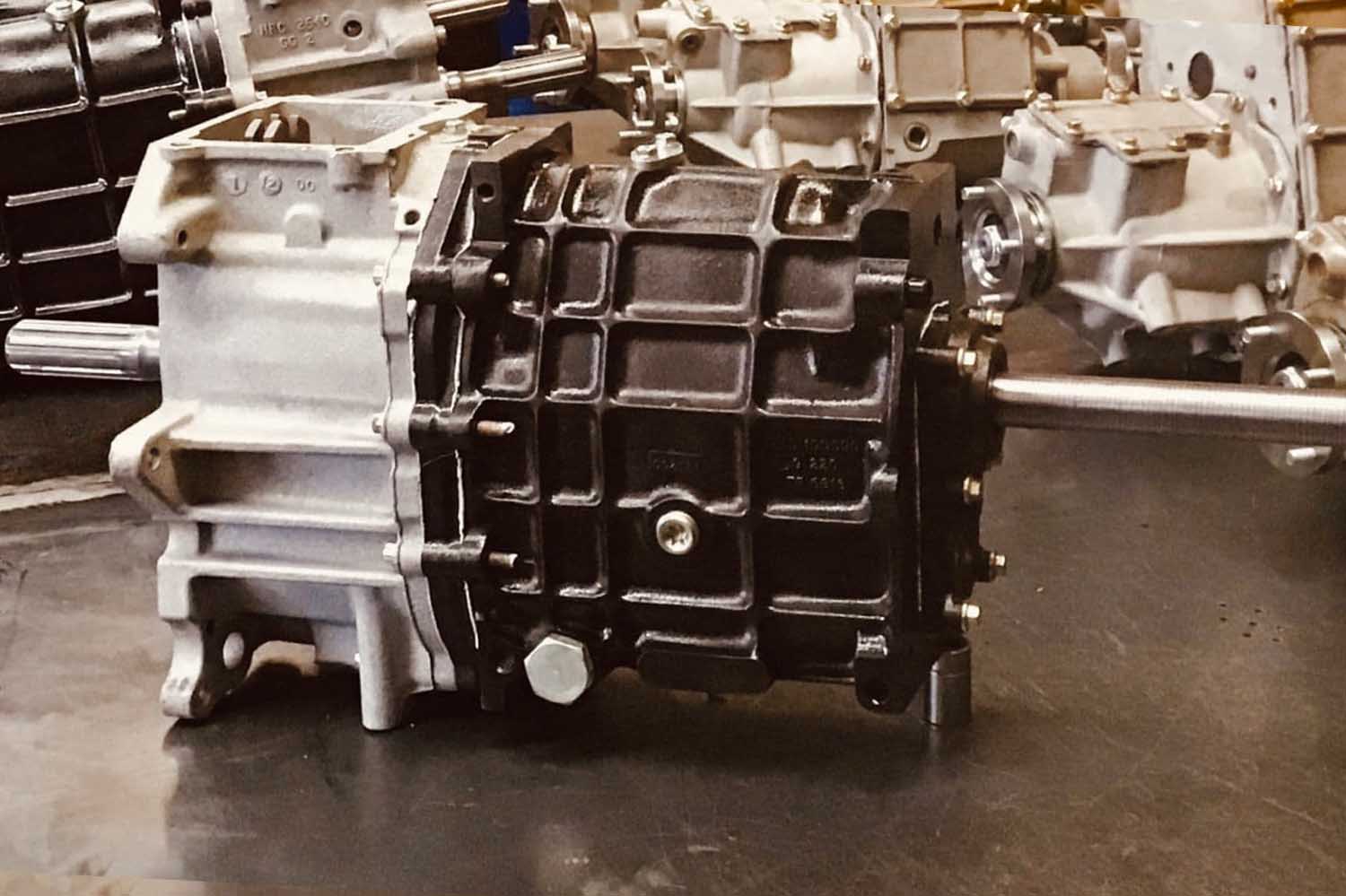 Overhauled manual gearbox for Td5, side view