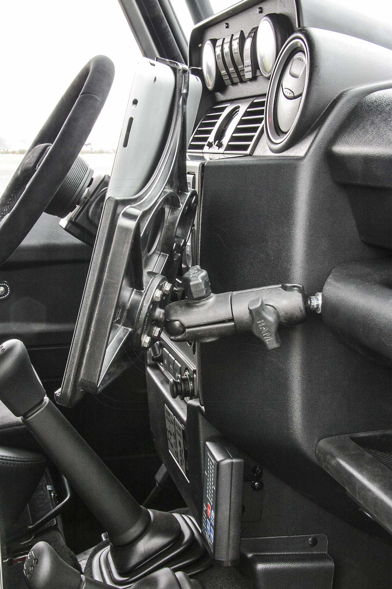 ▷ RAM Mount ball and adapter for Defender Td4 (> MY2007) - shop now!